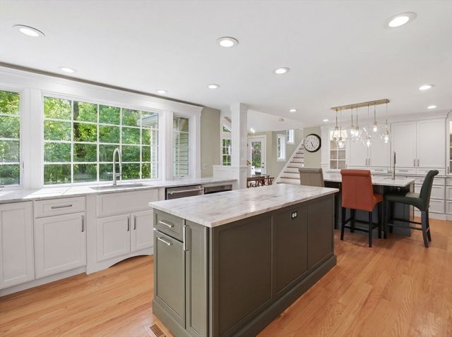 75 Spring Grove Rd, Andover, MA 01810