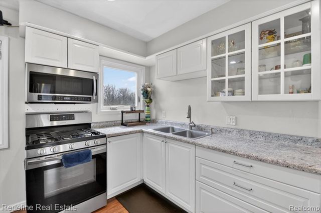 395 Nichols Drive, Saline, MI 48176