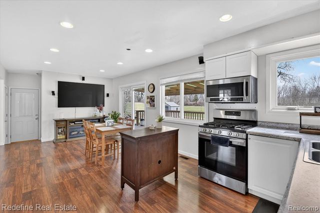 395 Nichols Drive, Saline, MI 48176