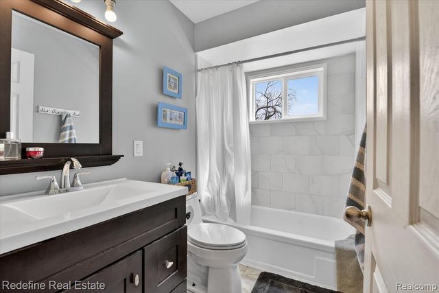 395 Nichols Drive, Saline, MI 48176