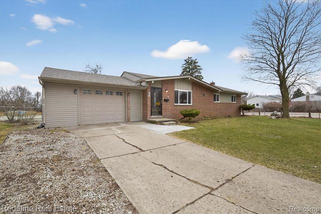 395 Nichols Drive, Saline, MI 48176