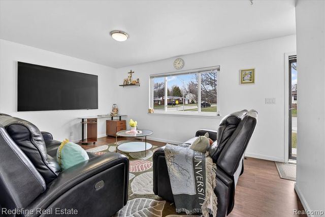 395 Nichols Drive, Saline, MI 48176