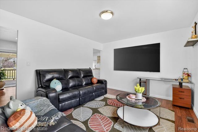 395 Nichols Drive, Saline, MI 48176