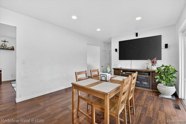 395 Nichols Drive, Saline, MI 48176