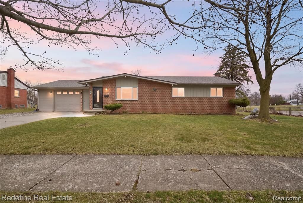 395 Nichols Drive, Saline, MI 48176