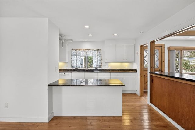 20 Salt Works Road, Wareham, MA 02532