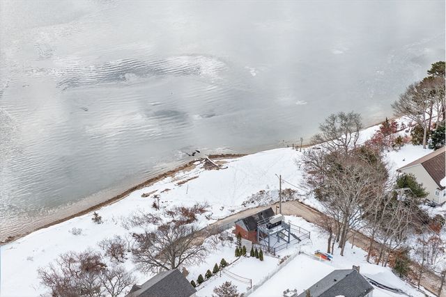 20 Salt Works Road, Wareham, MA 02532