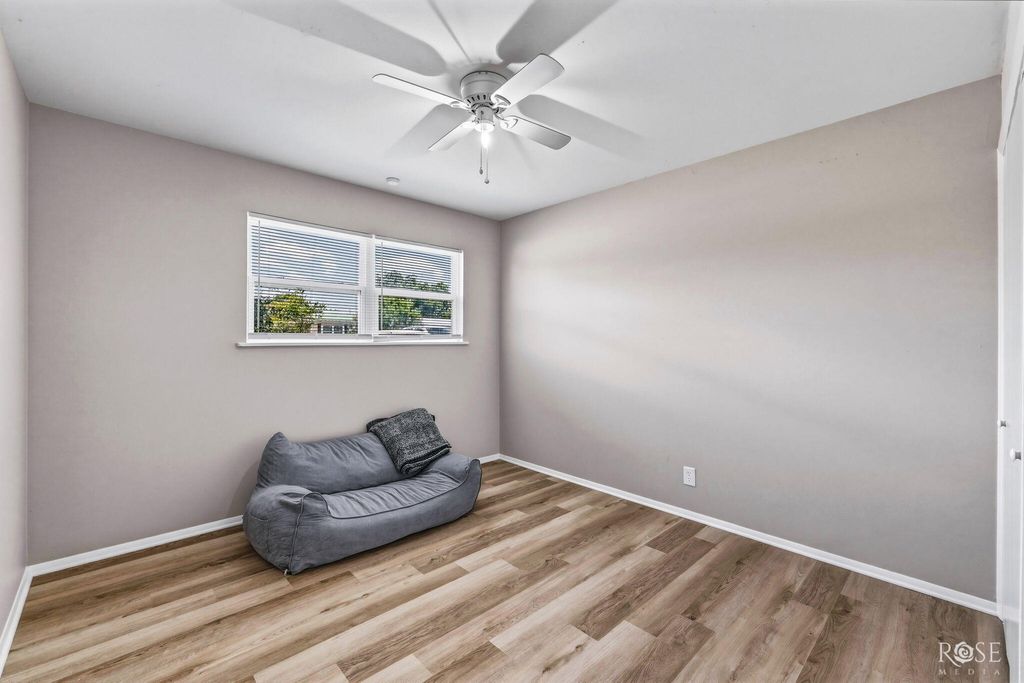 Image 13 of property listing at 2215 Chapman Street, San Angelo, TX 76901