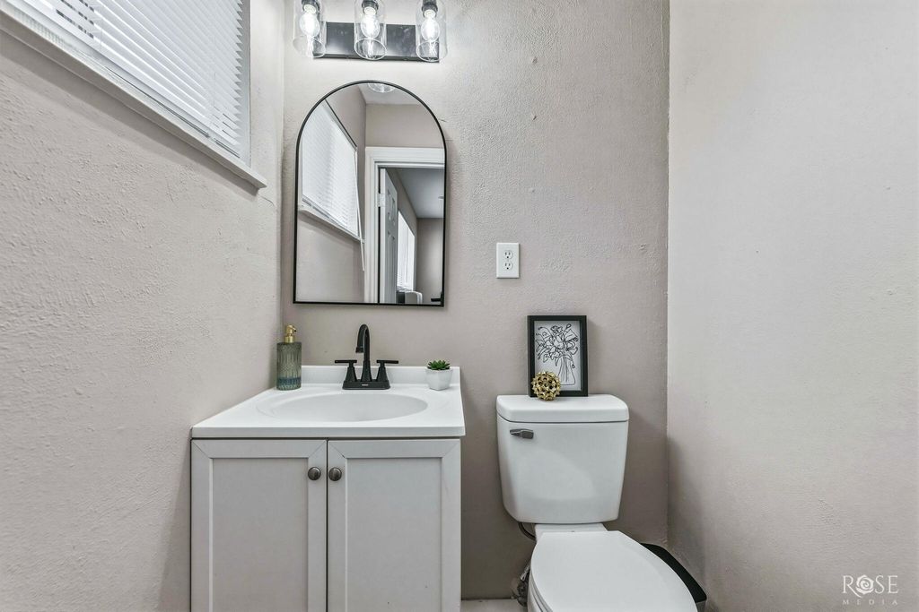 Image 18 of property listing at 2215 Chapman Street, San Angelo, TX 76901