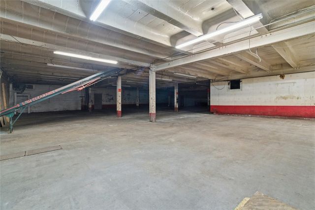 221 W 8th Ave, West Homestead, PA 15120