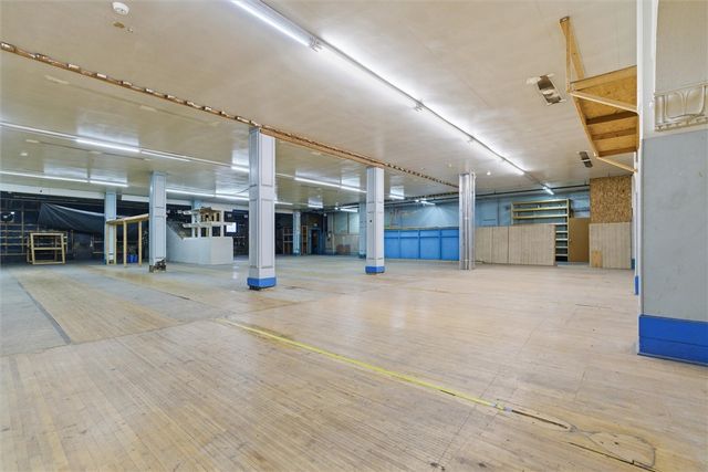 221 W 8th Ave, West Homestead, PA 15120