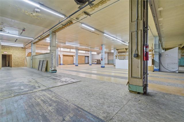 221 W 8th Ave, West Homestead, PA 15120