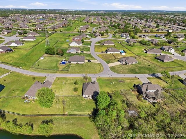 8804 N 63rd East Avenue, Owasso, OK 74055