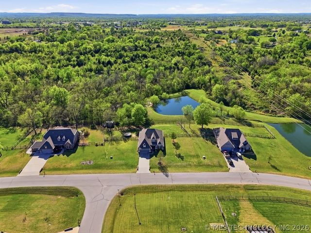 8804 N 63rd East Avenue, Owasso, OK 74055