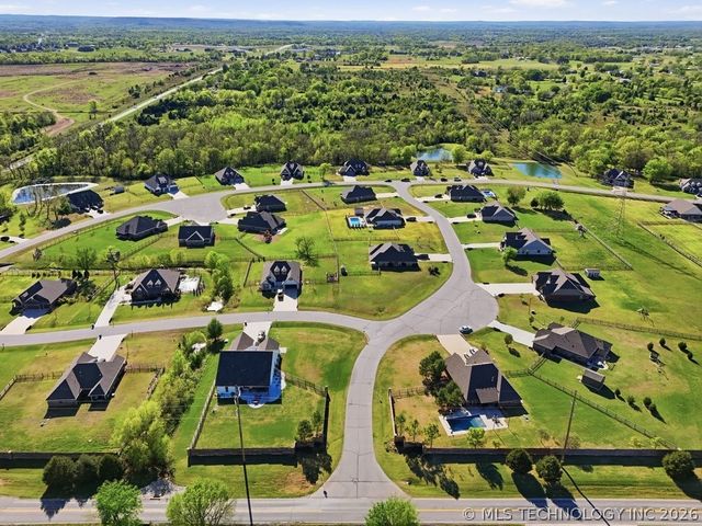8804 N 63rd East Avenue, Owasso, OK 74055