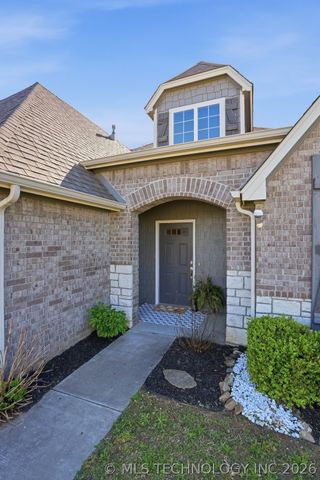 8804 N 63rd East Avenue, Owasso, OK 74055