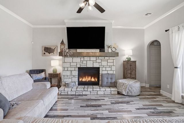 8804 N 63rd East Avenue, Owasso, OK 74055