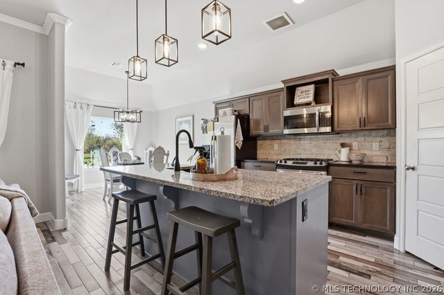 8804 N 63rd East Avenue, Owasso, OK 74055
