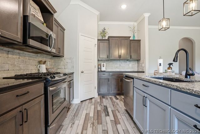 8804 N 63rd East Avenue, Owasso, OK 74055