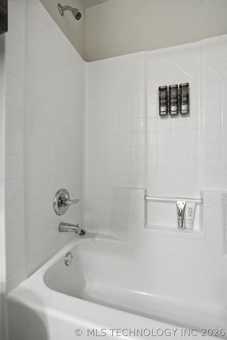 8804 N 63rd East Avenue, Owasso, OK 74055