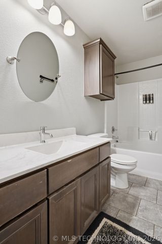8804 N 63rd East Avenue, Owasso, OK 74055