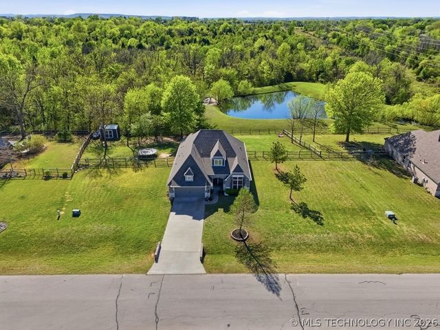 8804 N 63rd East Avenue, Owasso, OK 74055