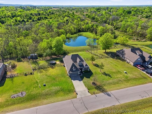 8804 N 63rd East Avenue, Owasso, OK 74055