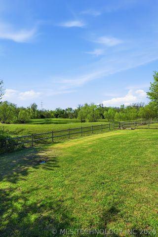 8804 N 63rd East Avenue, Owasso, OK 74055