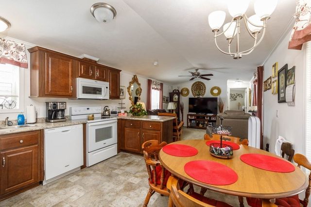 556 Central Street 11, Leominster, MA 01453