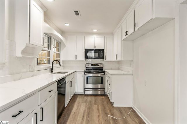 118 Southview Drive, Central, SC 29630