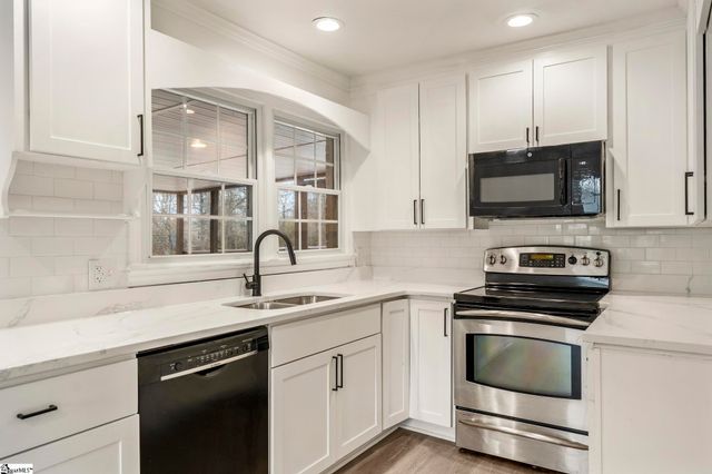 118 Southview Drive, Central, SC 29630