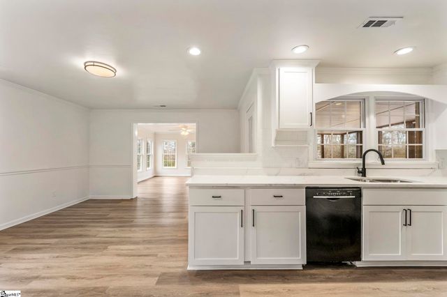 118 Southview Drive, Central, SC 29630