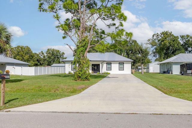 1014 SW 11th Street, Okeechobee, FL 34974