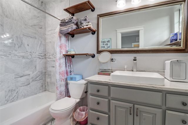 20502 Greeley CV, Lago Vista, TX 78645