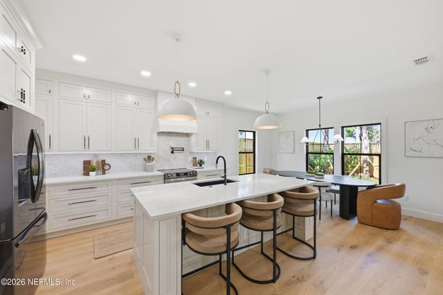 808 4TH Street S, Jacksonville Beach, FL 32250