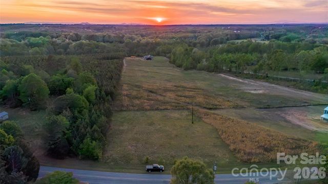 1075 Ring Tail Road, Claremont, NC 28610