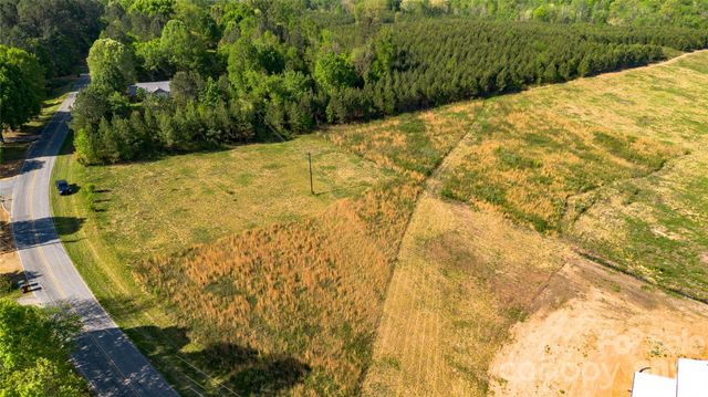 1075 Ring Tail Road, Claremont, NC 28610