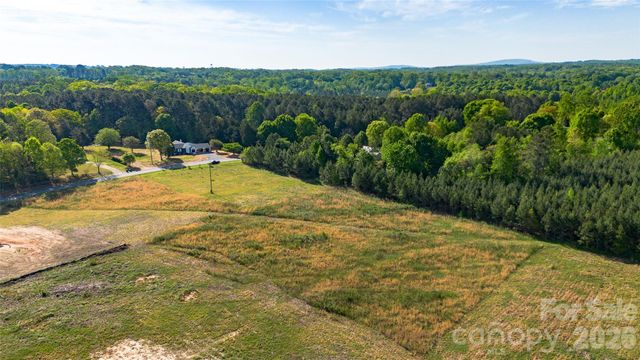 1075 Ring Tail Road, Claremont, NC 28610