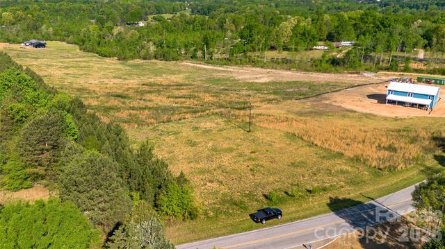 1075 Ring Tail Road, Claremont, NC 28610