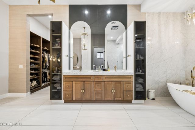 7130 E SADDLEBACK Street 11, Mesa, AZ 85207