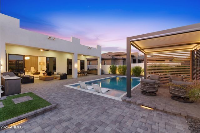 7130 E SADDLEBACK Street 11, Mesa, AZ 85207