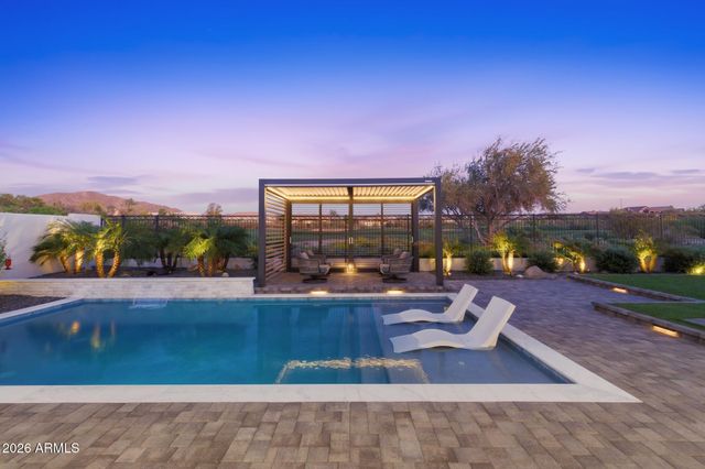 7130 E SADDLEBACK Street 11, Mesa, AZ 85207