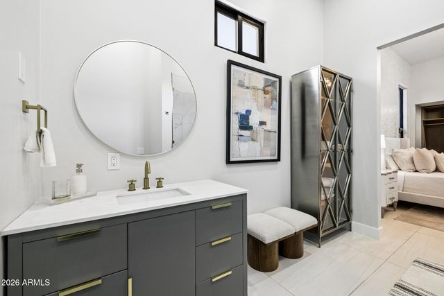 7130 E SADDLEBACK Street 11, Mesa, AZ 85207