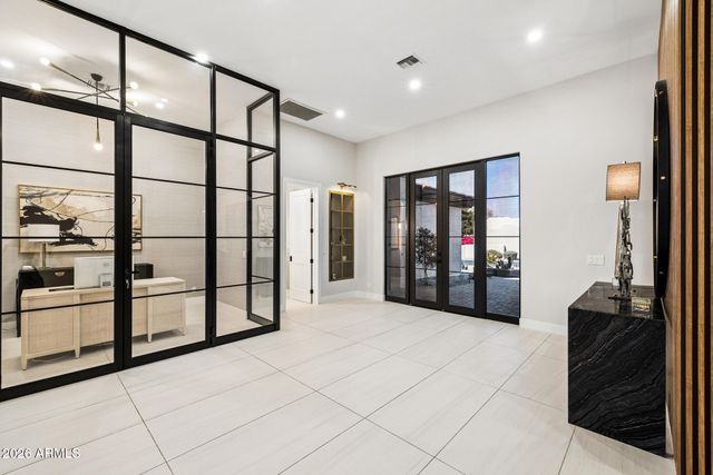 7130 E SADDLEBACK Street 11, Mesa, AZ 85207