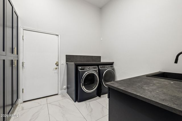 7130 E SADDLEBACK Street 11, Mesa, AZ 85207