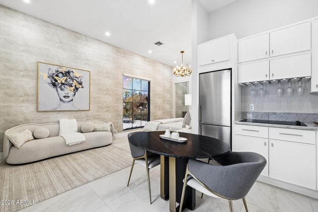 7130 E SADDLEBACK Street 11, Mesa, AZ 85207