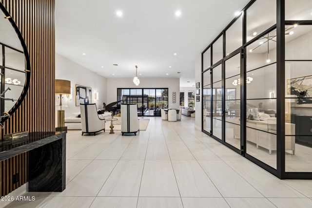 7130 E SADDLEBACK Street 11, Mesa, AZ 85207