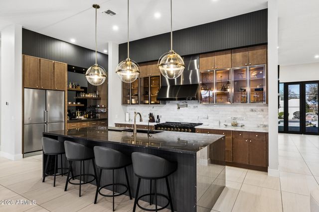 7130 E SADDLEBACK Street 11, Mesa, AZ 85207