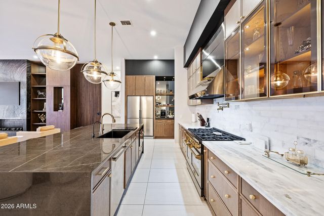 7130 E SADDLEBACK Street 11, Mesa, AZ 85207