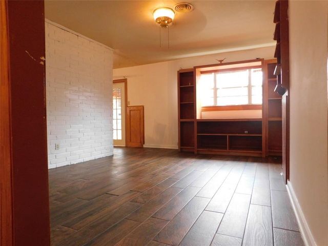 402 Cavalier Lane, Pasadena, TX 77502